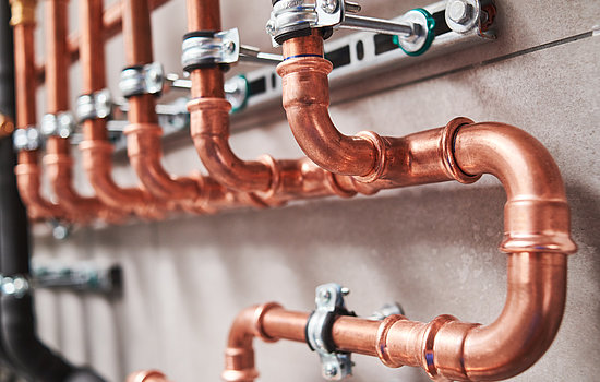 Installation - Partner für Technik Wasserzähler, Fittings, Rohrisolierung, Kunststoffrohre, Dachrinnen, Abläufe, Abflussrohre, Schachtsysteme, Lüftungstechnik, Stapelarmaturen, Regenwassernutzung, Druckbehälter, Pumpen.